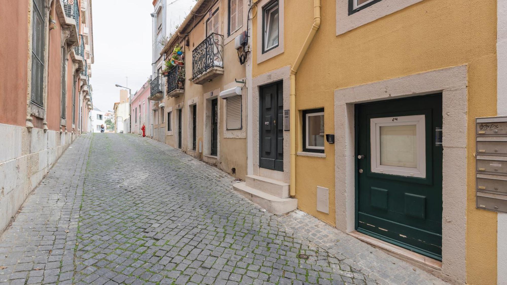 1bdr With Terrace In Alfama Centre By Lovelystay Lisbon